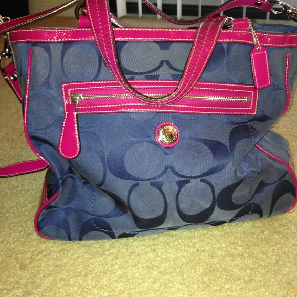 Coach messenger bag -AUTHENTIC