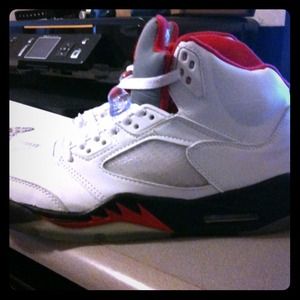 Size 11 men's Fire Red 5's!