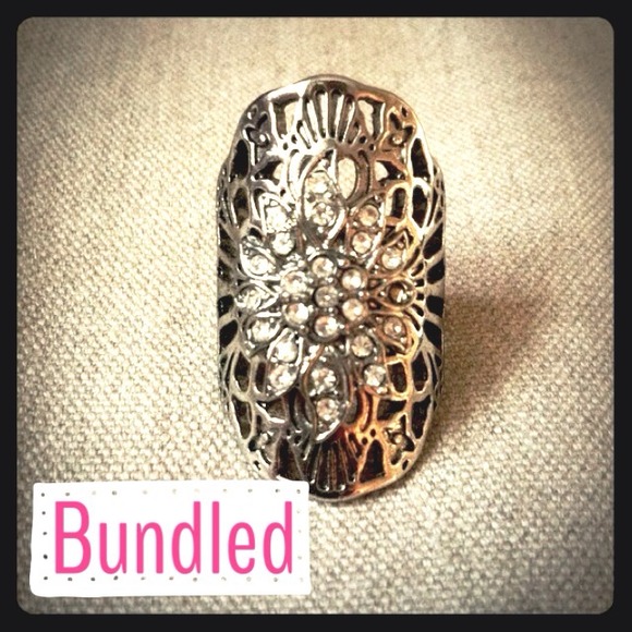 🔴Bundled🔴 Silver & Rhinestone Floral Ring - Picture 1 of 4
