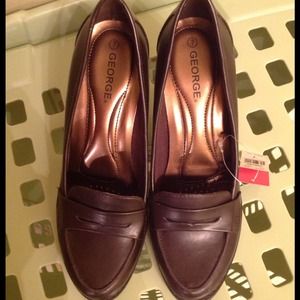 Brown loafer pumps size 7 NWT