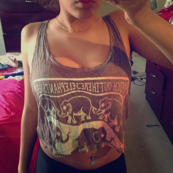 Watch out for the elephant shirt !👀 - Picture 1 of 1