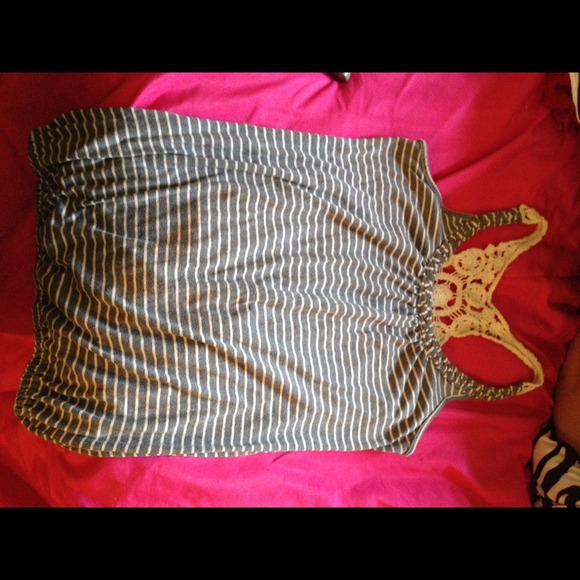 Grey and white shirt - Picture 2 of 3