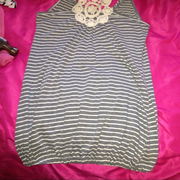 Grey and white shirt - Picture 3 of 3