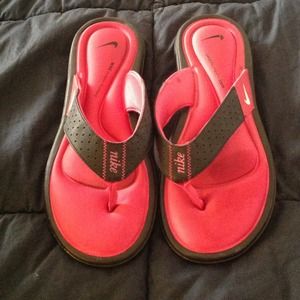 Nike flip flops