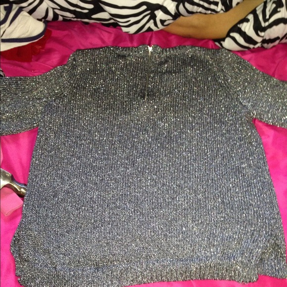 Silver and black long sleeve - Picture 2 of 2