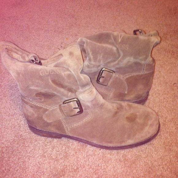 Guess boots