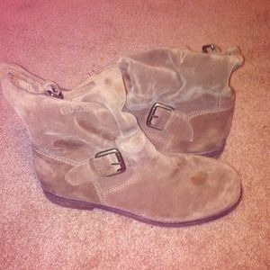 Guess boots