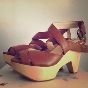 Faryl Robin Platform sandals- BRAND NEW!