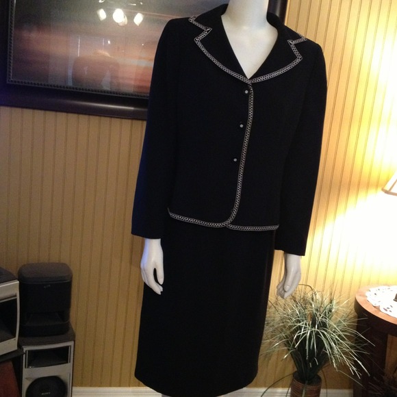 Le Suit skirt set @ Courtney jacket