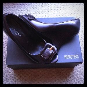 Kenneth Cole Reaction Peep-toe Wedge