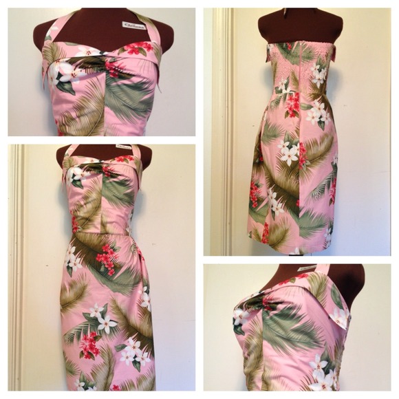 SOLD Pinup rockabilly style Hawaiian halter dress