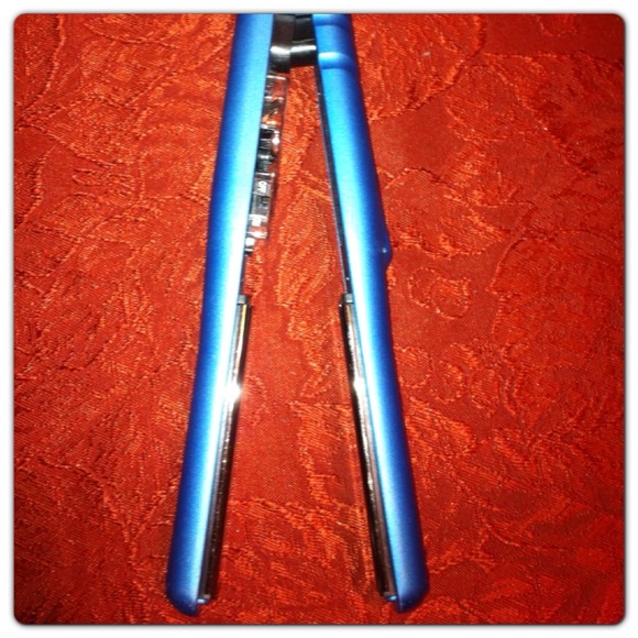 Revlon flatiron! - Picture 2 of 3