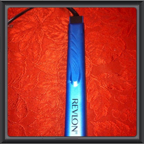 Revlon flatiron! - Picture 3 of 3
