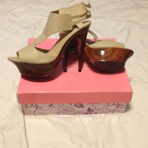 Montana "Carrie" heel from Sex & the City line