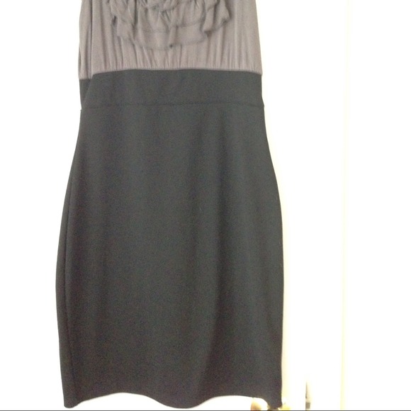Dress - Picture 3 of 3