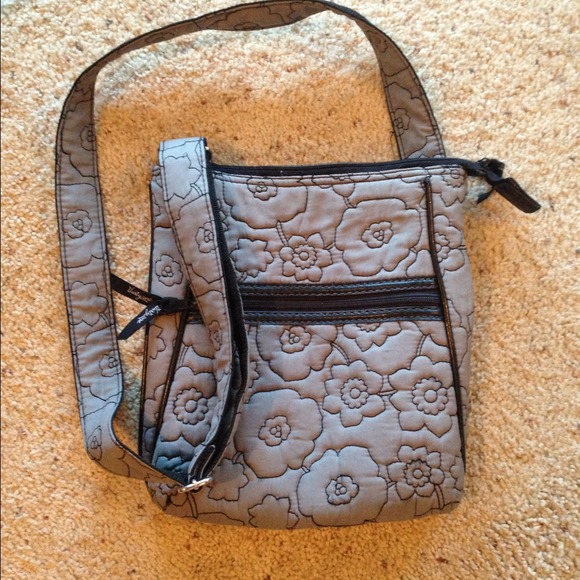 Organizing shoulder bag