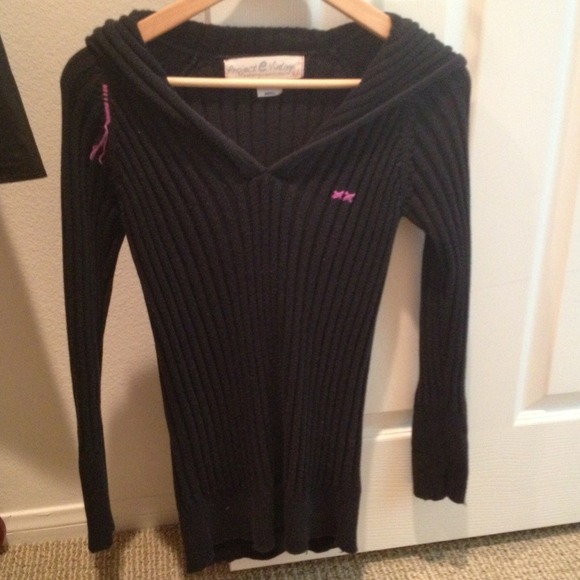 Hooded sweater