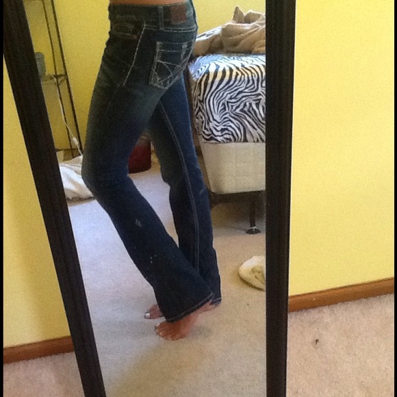 Buckle jeans