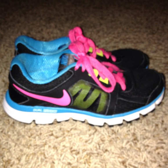 Nike Tennis Shoes