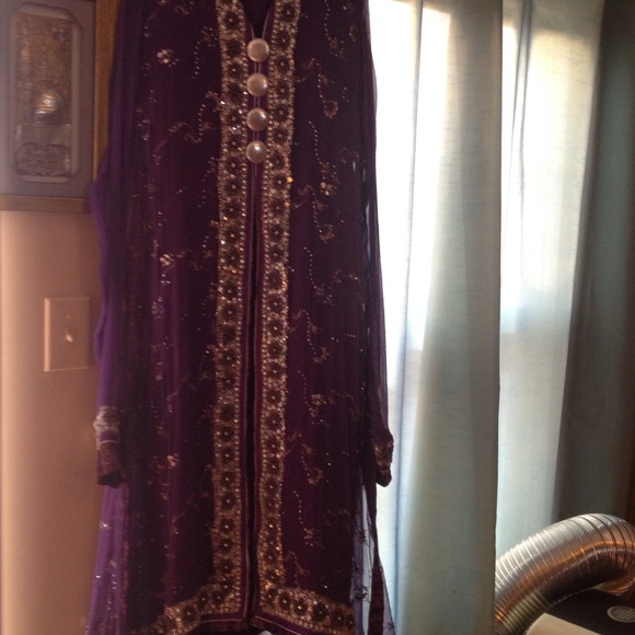 Pakistani breeza gown - Picture 3 of 3
