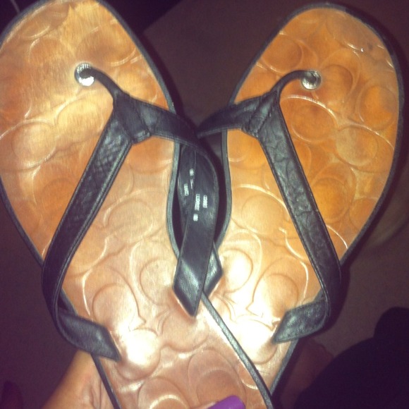 💯 AUTHENTIC Coach Sandals/ Flip Flops - Picture 3 of 4
