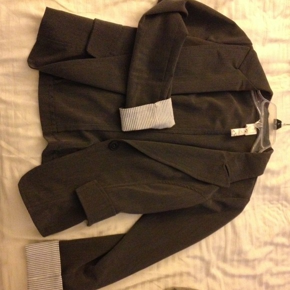 Gray blazer with pine striped cuffs - Picture 3 of 4