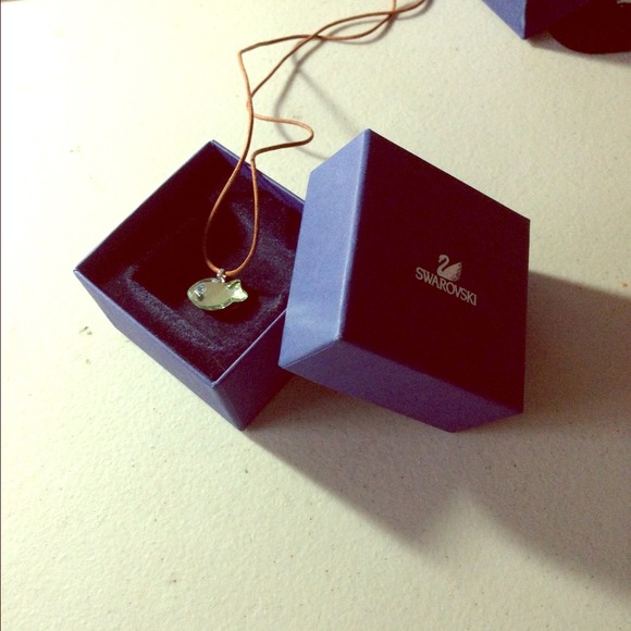 Swarovski nemo 🐳crystal necklace