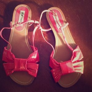 Steve Madden Bow sandals EUC!