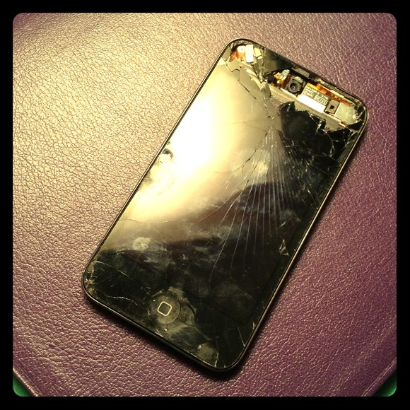 Cracked iPod 4