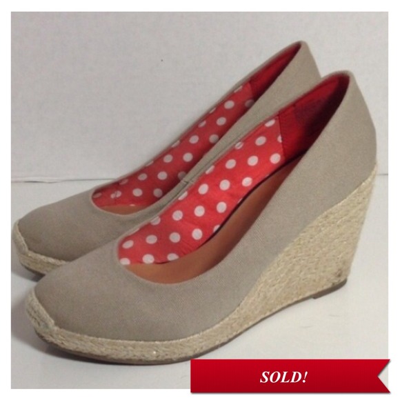 Merona Shoes - ❌SOLD❌Natural Espadrille Wedges