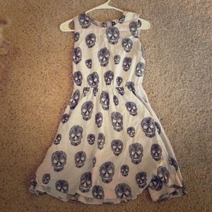 H&M skull shift dress with zipper sz 6