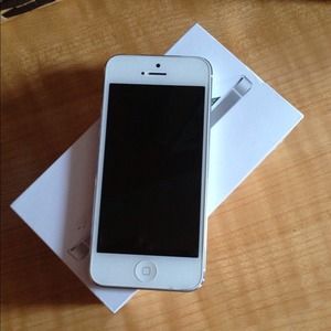 ****SOLD*****iPhone 5 white 16g ( Sprint)