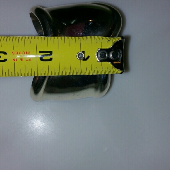 Tiffany and Co ~  Elsa Peretti Medium Bone Cuff - Picture 4 of 4