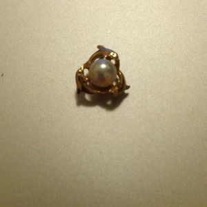 🚫SOLD🚫14K gold dolphin pendent with