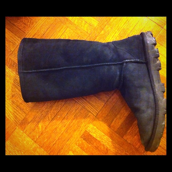 UGG BLACK BOOTS SIZE 8