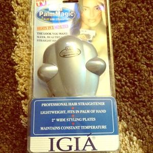 🎈SALE🎈Brand new IGIA palm hair straightener