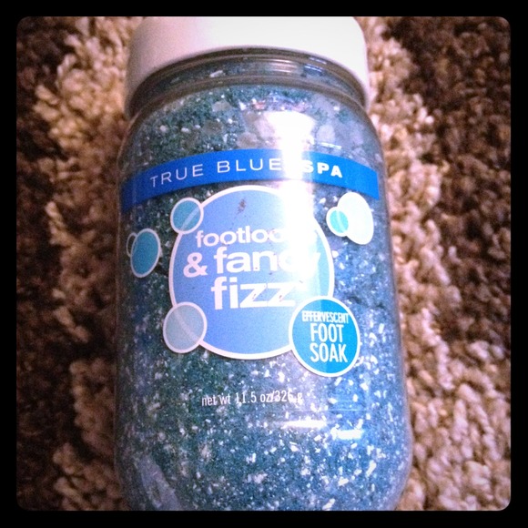 SOLD##Bath and body works foot soak