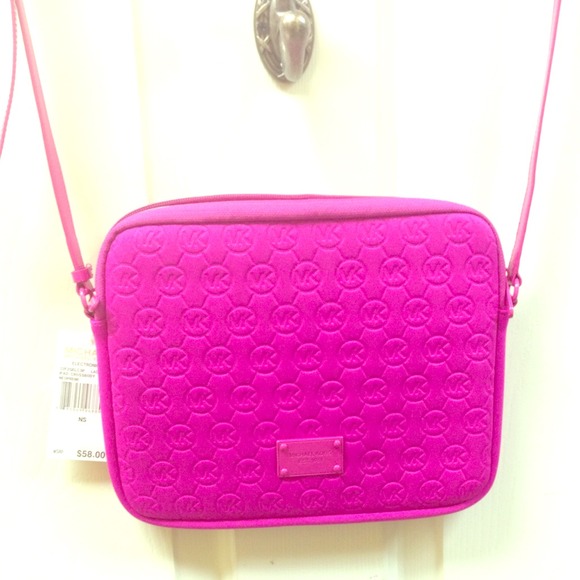 Michael Kors iPad Carrier hot pink