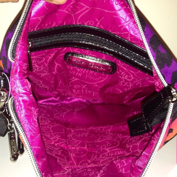❌SOLD❌Betsey Johnson 2 Zip Crossbody Orange - Picture 3 of 4