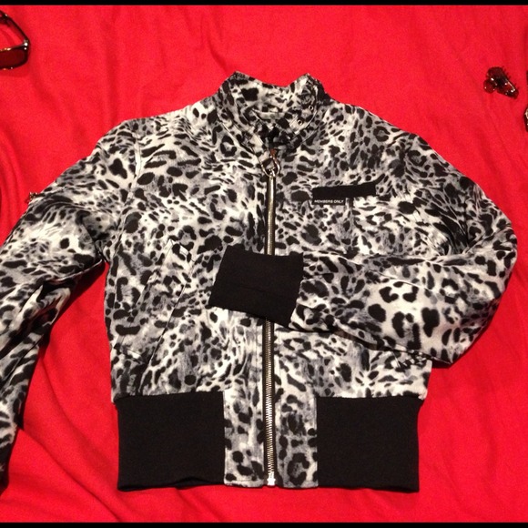 **SOLD**   Members Only jacket ($32)