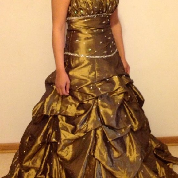 Beautiful Olive Prom Dress - Picture 2 of 2