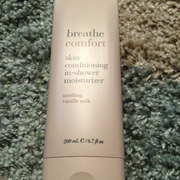 #SOLD#New! Breathe comfort in shower moisturizer!