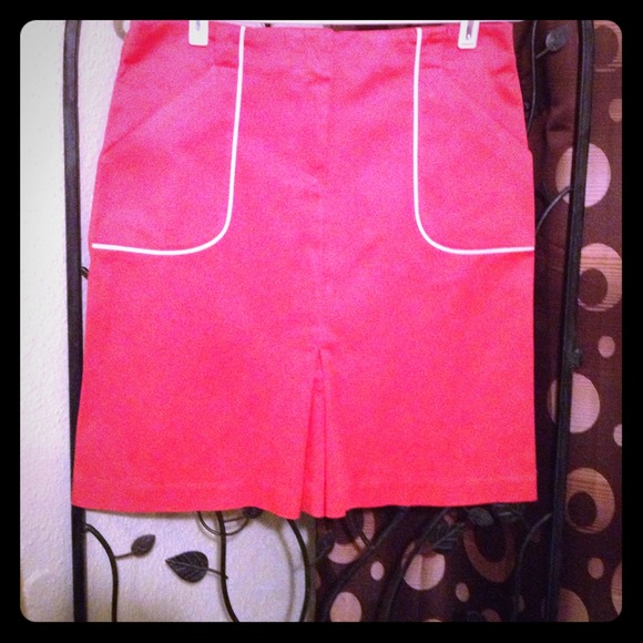 Pink skirt white trim on pockets