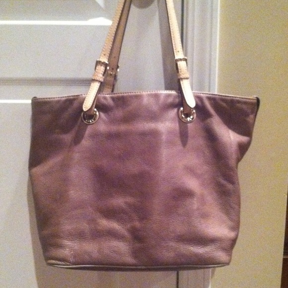 Michael kors purse Sold - Picture 3 of 3