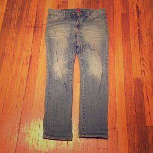Boyfriend Fit Straight . Middle Rise