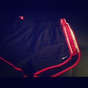 NIKE short lot! Size M!!!