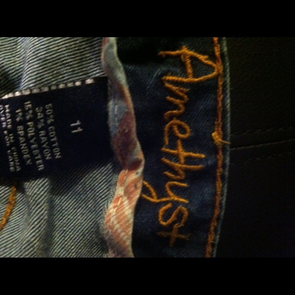 Amethyst size 11 blue jeans!