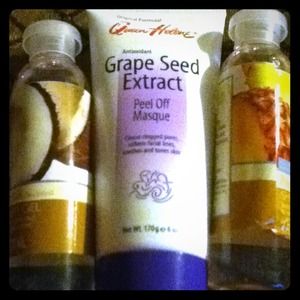 Shower gel with face mask