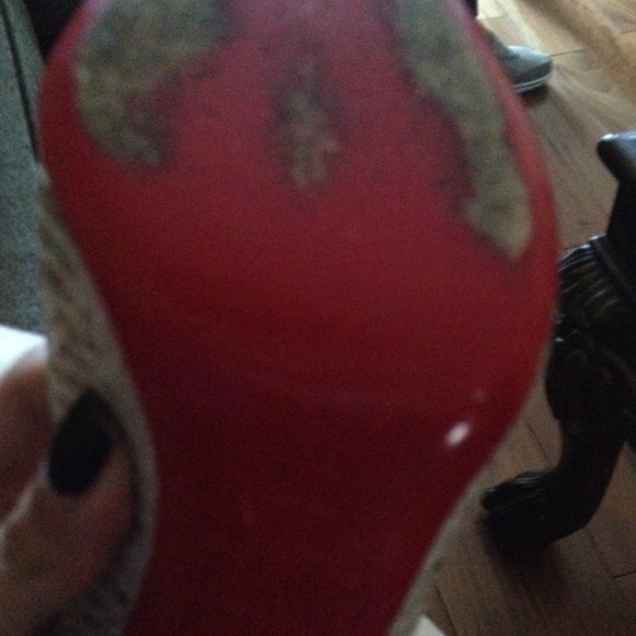 Authentic Christian Louboutin ๐PM EDITOR PICK๐ - Picture 3 of 4