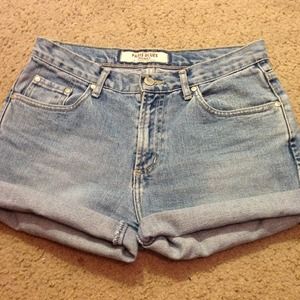 ⭐SOLD⭐ Vintage High Waisted Shorts